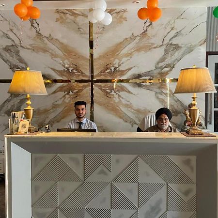 Green Hotel & Restaurant Патханкот Экстерьер фото