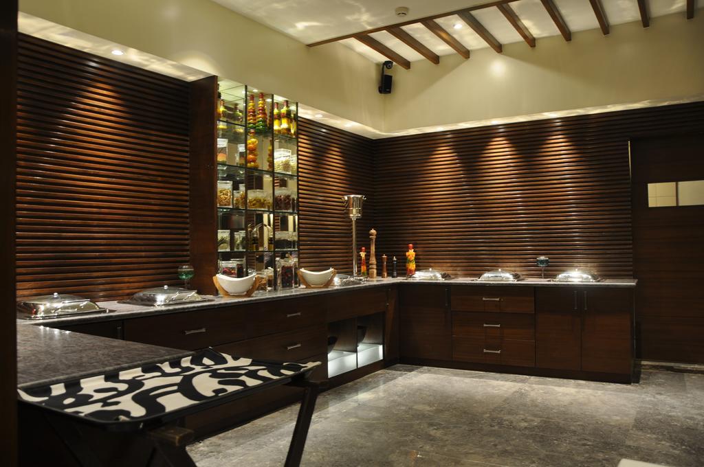 Green Hotel & Restaurant Патханкот Экстерьер фото